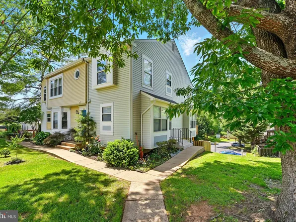 386 Falmouth St, Warrenton, VA 20186