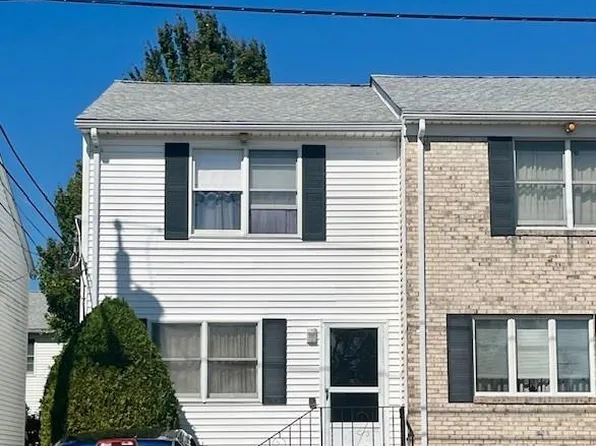 10 Iris Ln #B5-101, North Providence, RI 02911