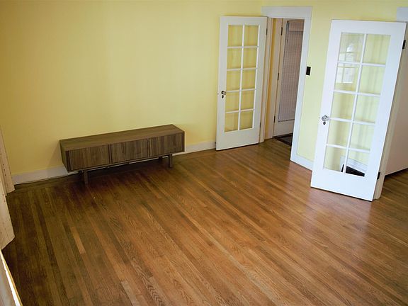 3rd image of 1027 Pacific Ave