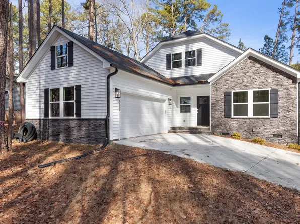 3255 Yorkshire Cir, Sanford, NC 27332
