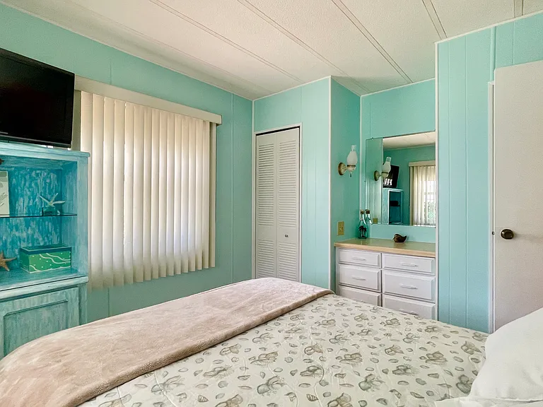 1016 Nell Way — Photo 30