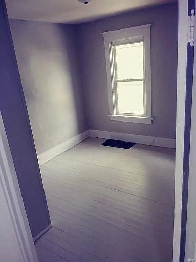 2nd image of 406 Condit Ave