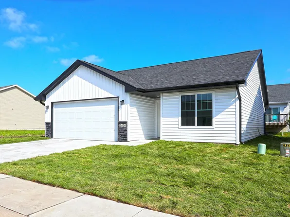 2409 NE 6th St, Grimes, IA 50111