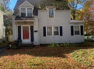 982 Roanoke Rd, Cleveland Heights, OH 44121