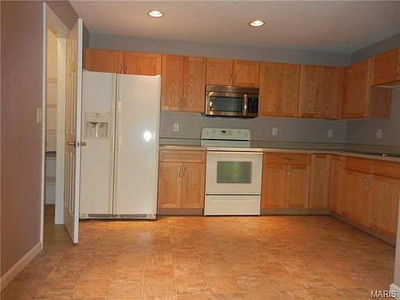2nd image of 2562 Coppergate Square Dr APT F
