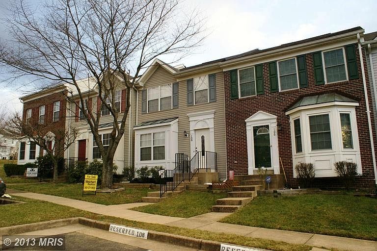 1st image of 108 Aston Ct