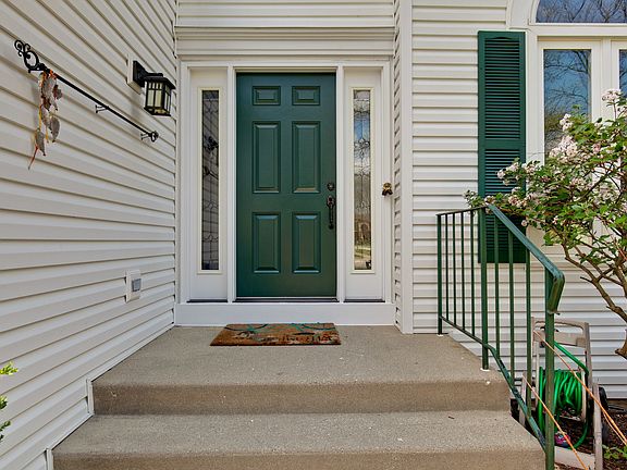 2nd image of 1083 W Royal Oak Dr