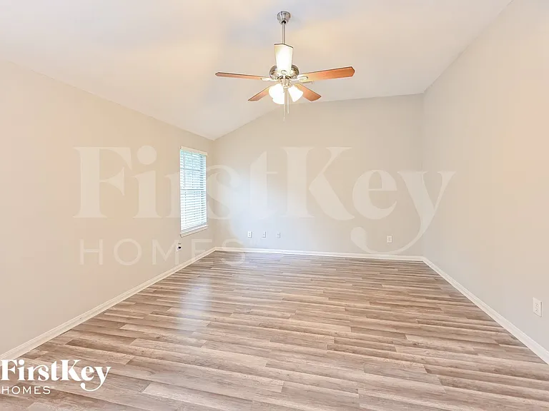 2614 Spring Bend Dr — Photo 9