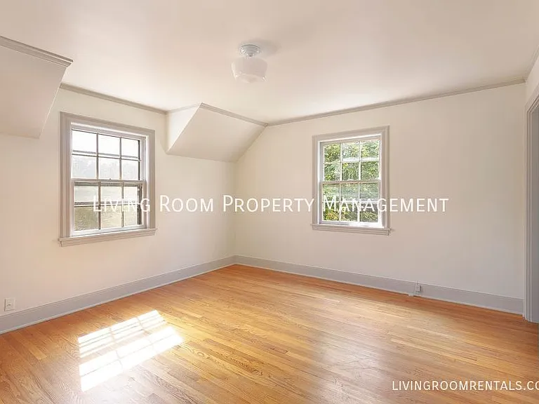 6445 N Williams Ave — Photo 9