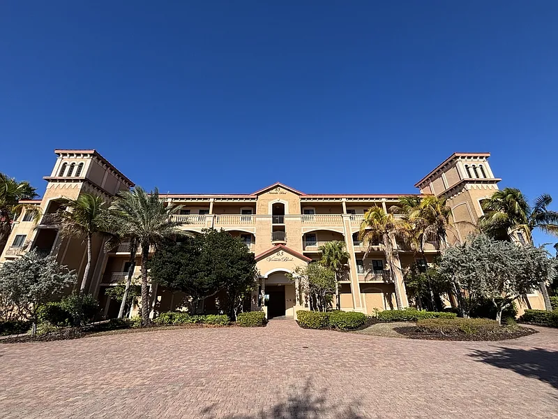 87 Vivante Blvd