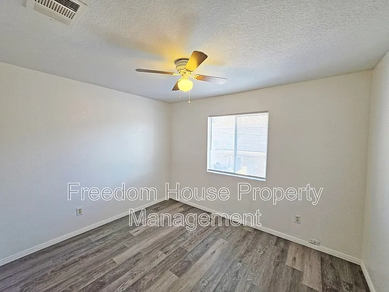 670 Bourbon St #2 — Photo 23