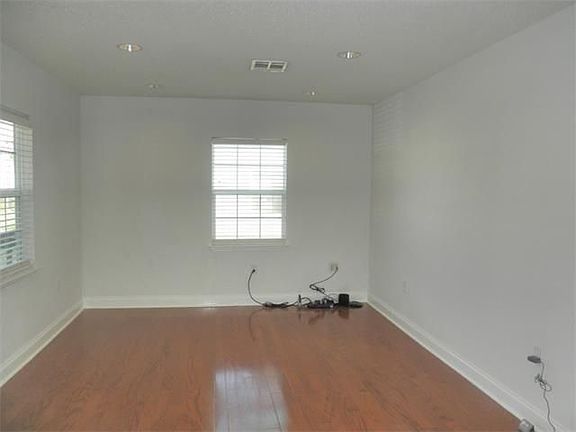 4th image of 45 Martin Dr