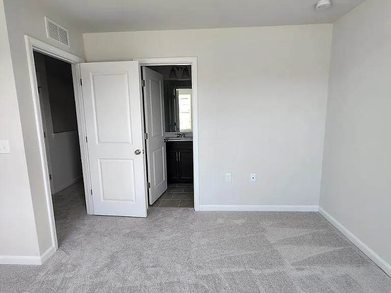 2431 Kasota Ln — Photo 46