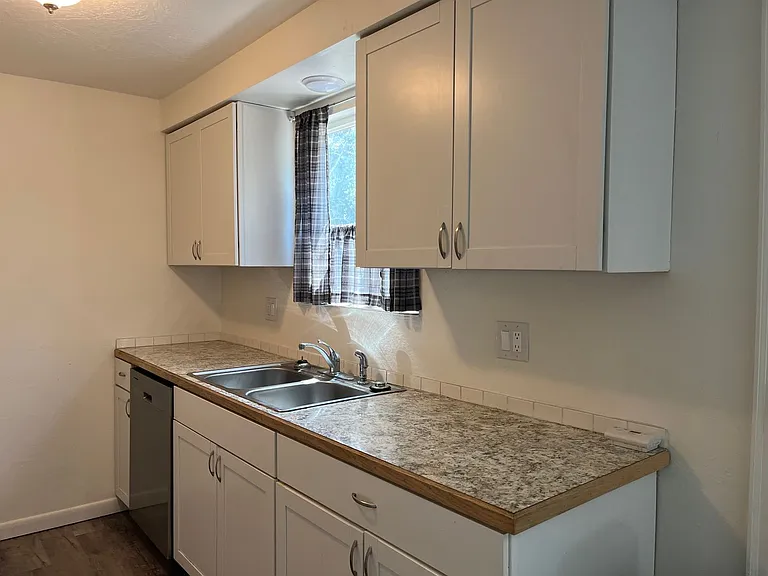 4397-4399 W Rose Hill Ct — Photo 32