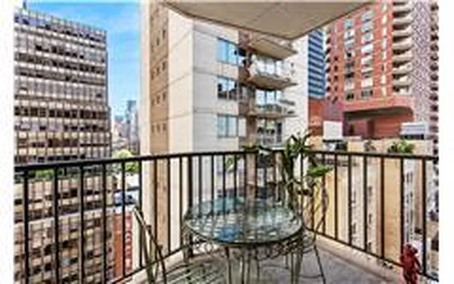 Sold by R New York | media 12