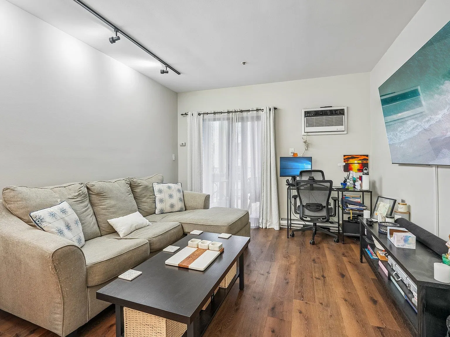 1 bed, 1.0 bath, 542 sqft, $3,000 — Photo 4