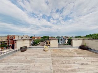 1405 W Henderson St APT 2E, Chicago, IL 60657