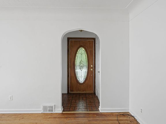 3rd image of 1158 W Reid Rd