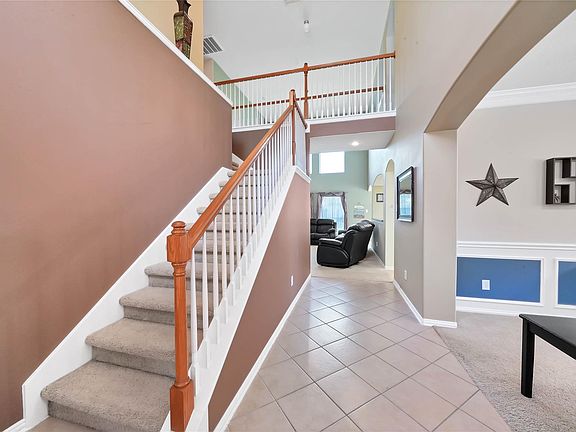 4th image of 2117 Kingwood Dr