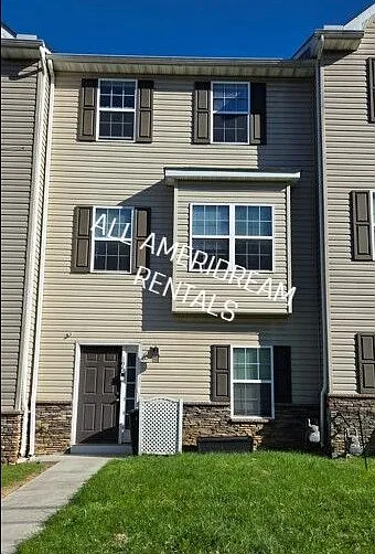 195 Moul Ave — Photo 1