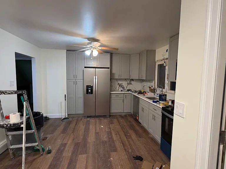 625 Clark St — Photo 5