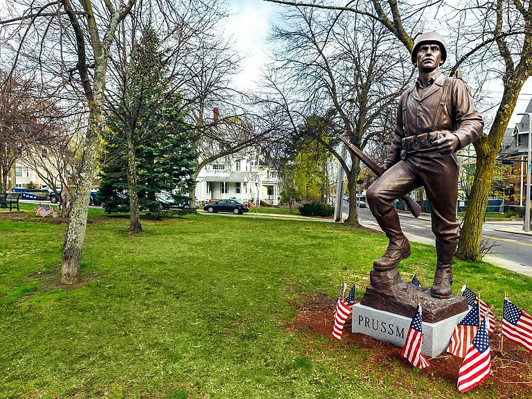 Statue