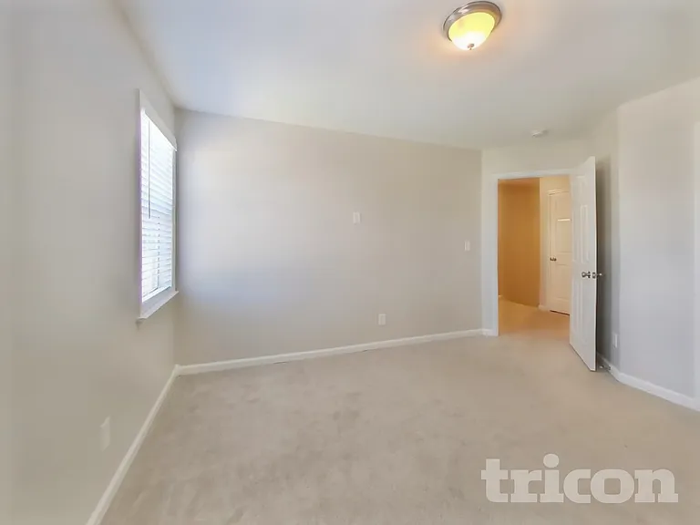 2863 Iroquois Dr — Photo 13