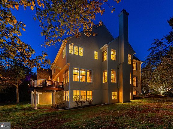 4th image of 820 Foxfield Rd