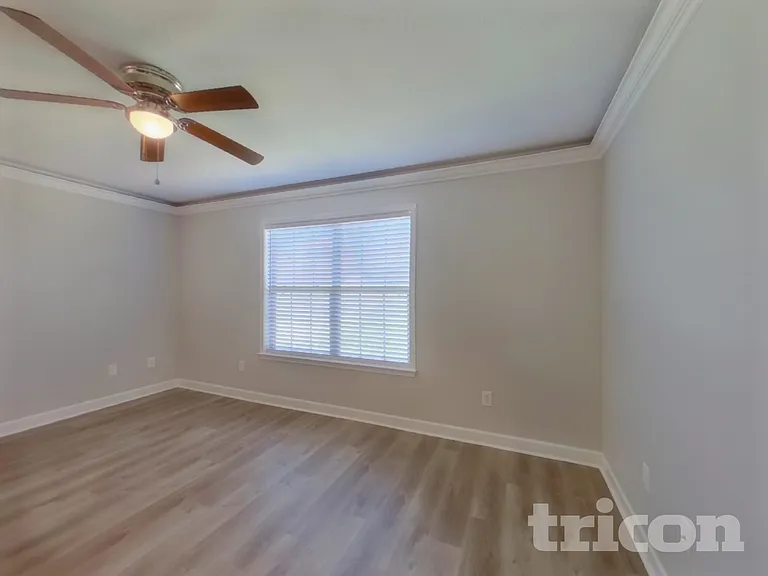 213 Dellwood Dr — Photo 9