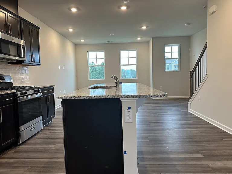 2517 Kasota Ln — Photo 34