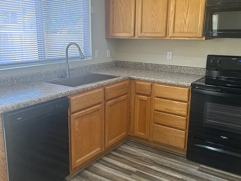15021 W Elko Dr — Photo 4