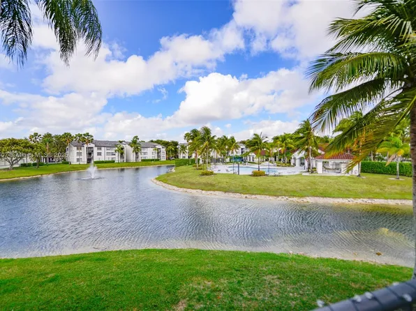 4350 NW 107th Ave APT 208, Doral, FL 33178