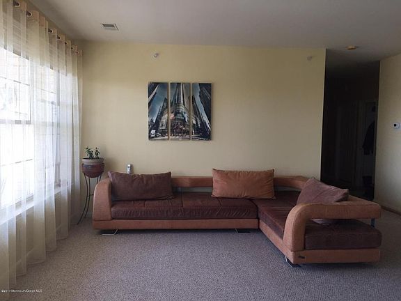 2nd image of 334 Saint Andrews Pl