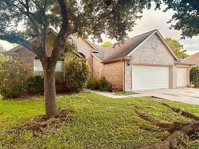 4 bed, 2.0 bath, 1911 sqft, $2,395 — Photo 2