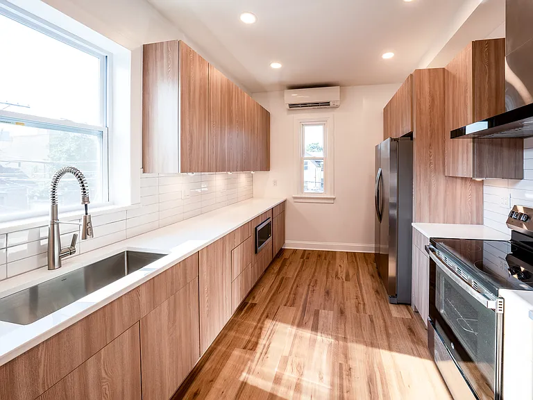 1458 W Foster Ave #1 — Photo 4
