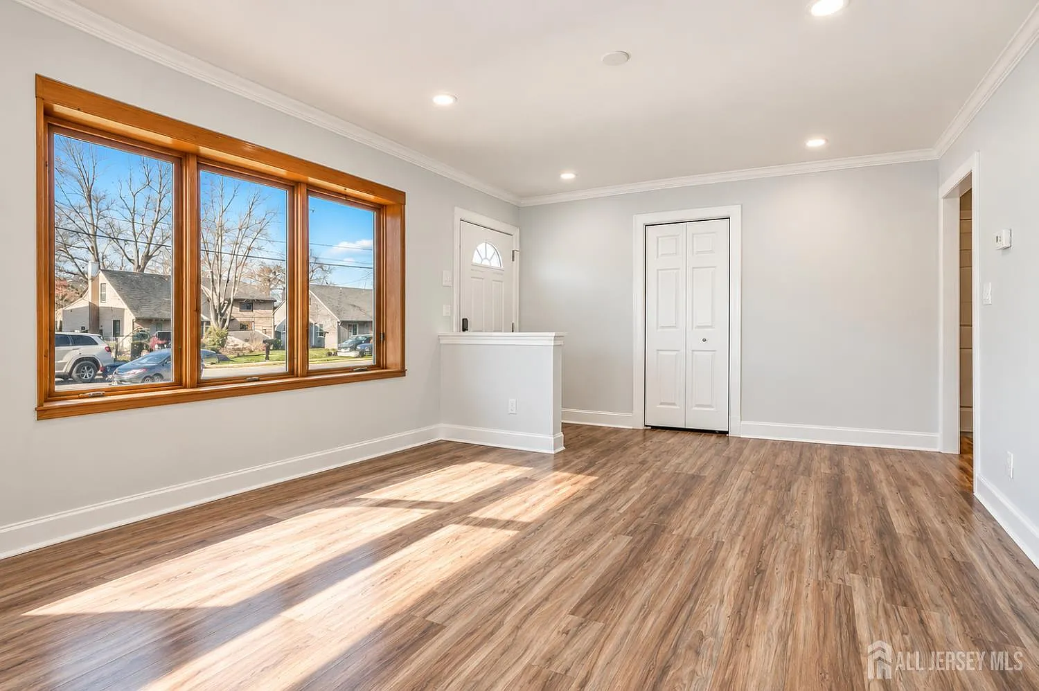 4 bed, 2.0 bath, $3,200 — Photo 4