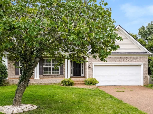 209 Briarcotes Cir, La Vergne, TN 37086