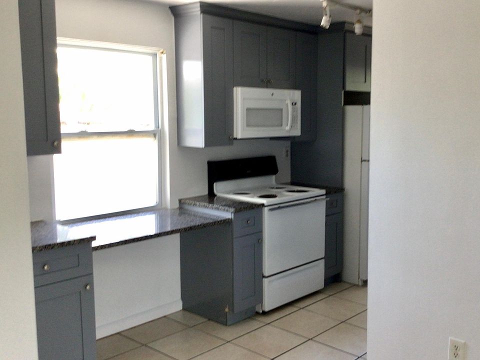 1st image of 1833B Ivanhoe St #B