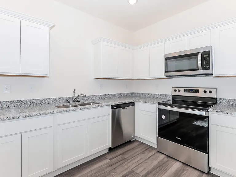 2567 Coventry St SW — Photo 5