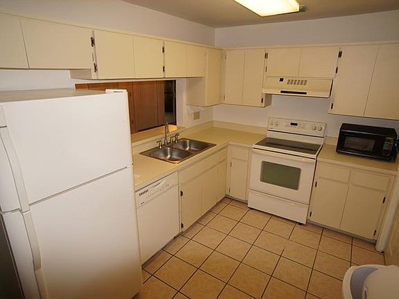 3rd image of 703 Bough Ave