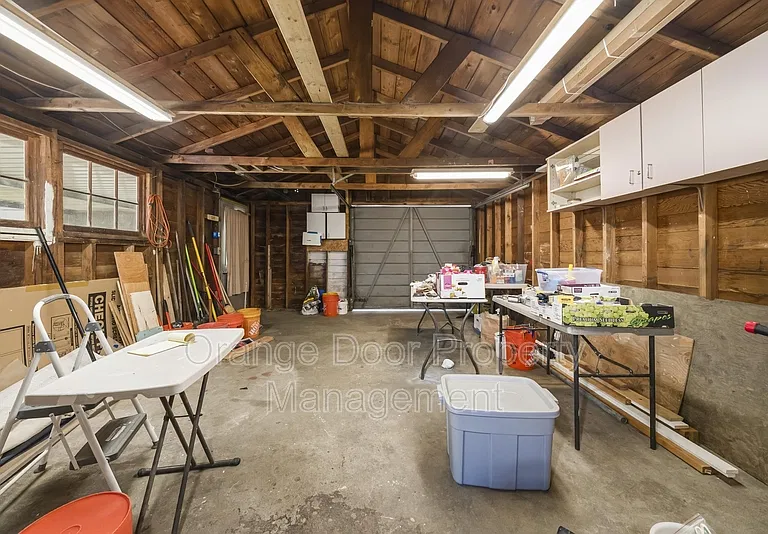 834 S 72nd St — Photo 29