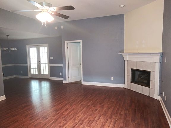 Living and Dining Area