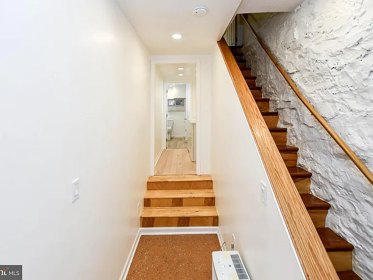 2509 Christian St — Photo 26