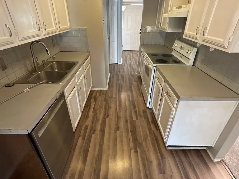 4908 Wagner Dr — Photo 17