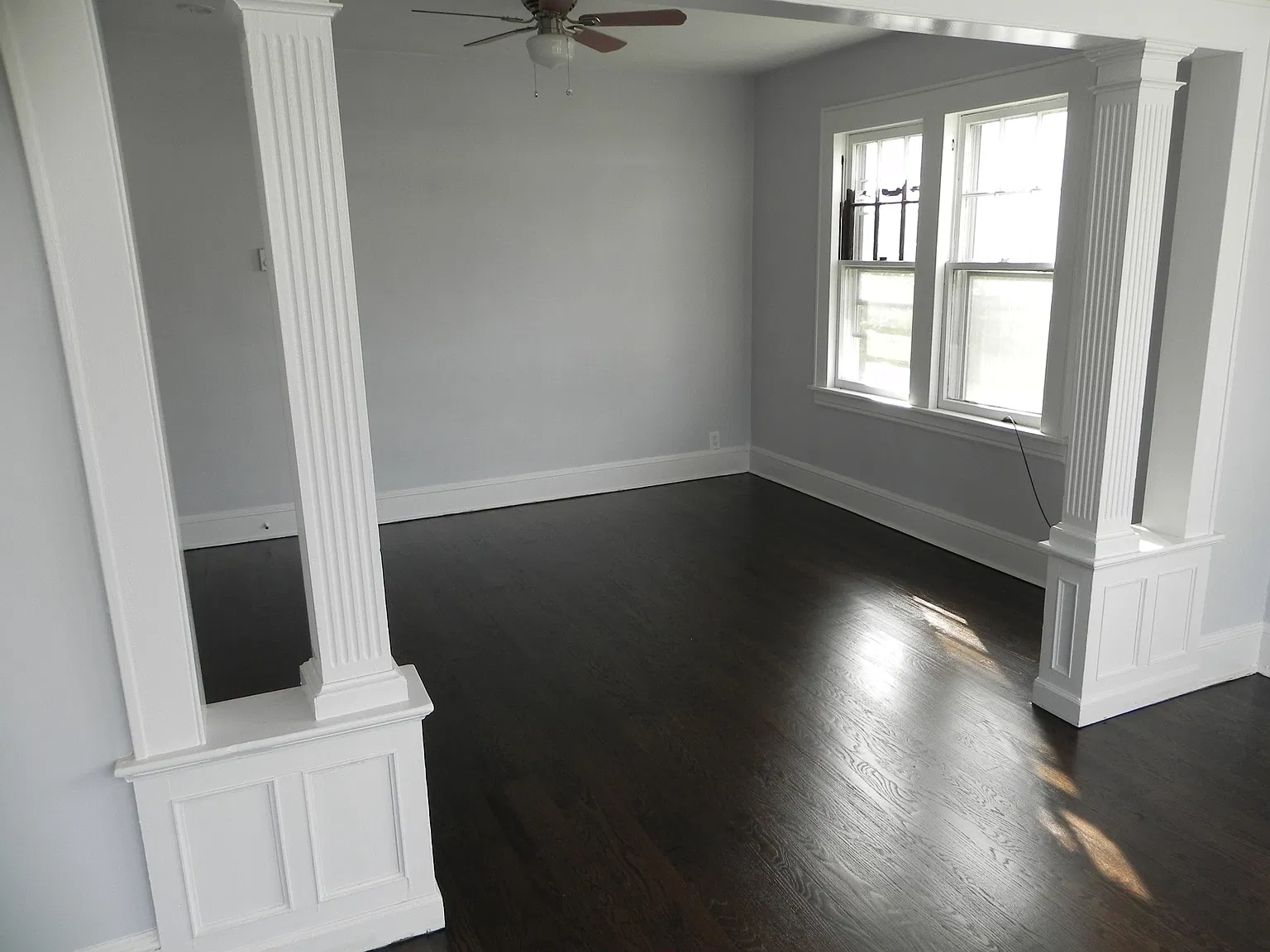 3 bed, 942 sqft, $3,200 — Photo 2