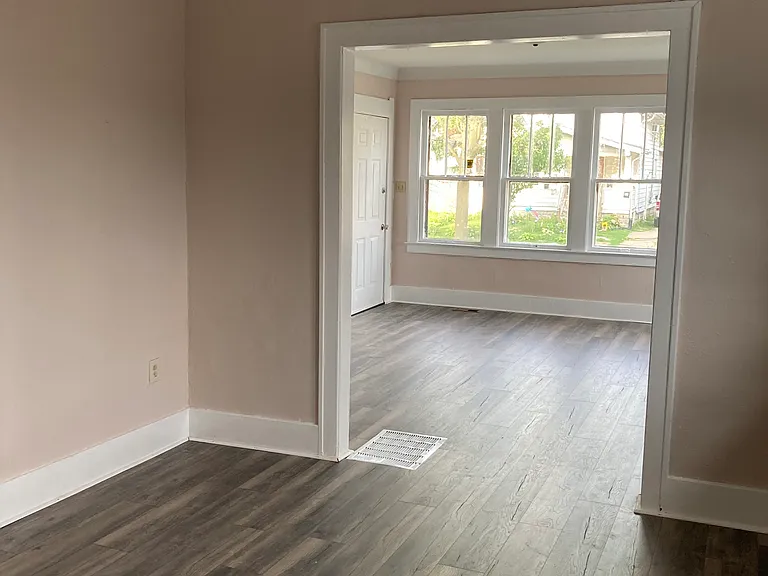 1311 Roosevelt Ave #DOWN STAIRS — Photo 13