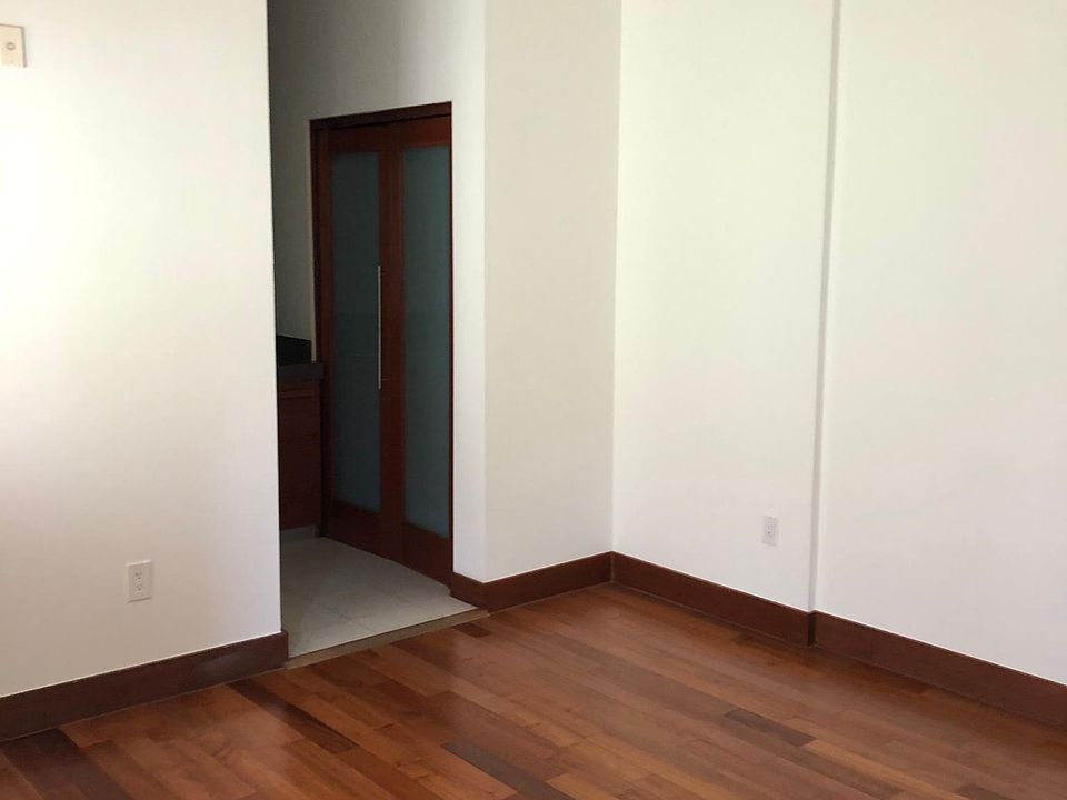 1st image of 2 12431/2 Franklin St #2