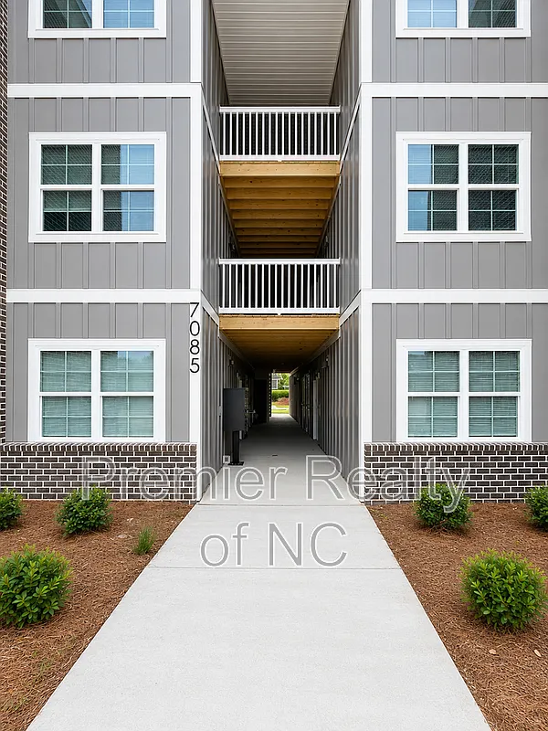 3 bed, 2.0 bath, 1375 sqft, $1,895 — Photo 2