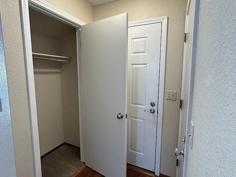 Entryway closet