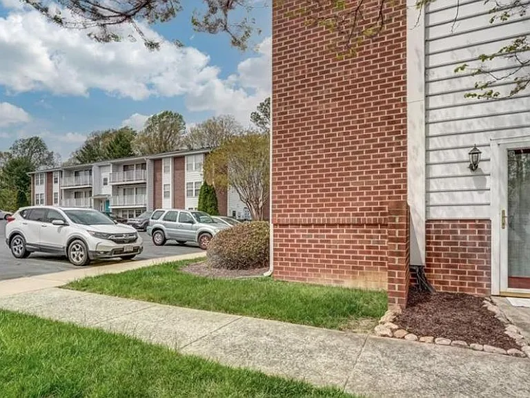 7600 Portadown Ct — Photo 2
